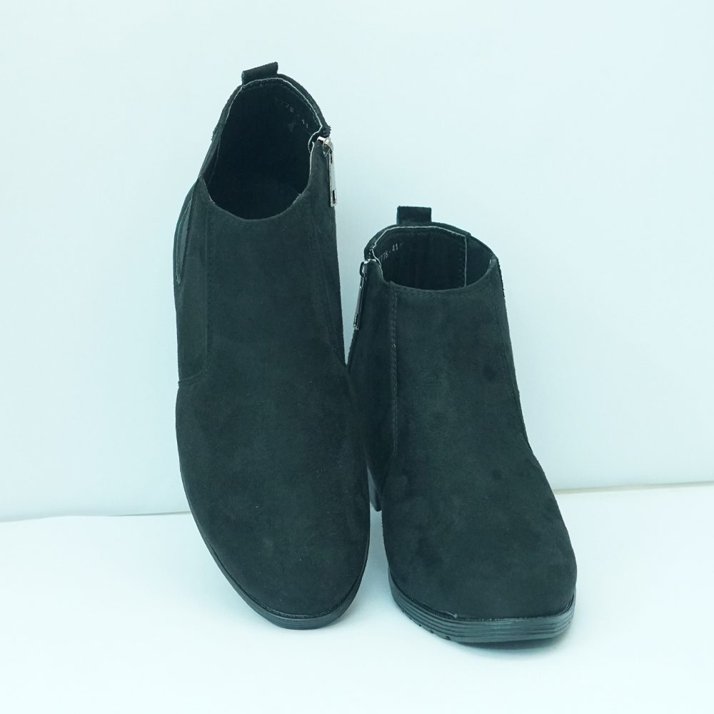 Classic Black Chelsea Ankle Boots - Image 3