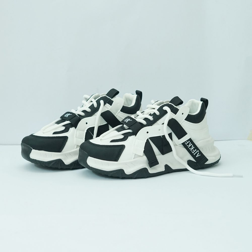 Trail Beast Urban Sneaker - Black
