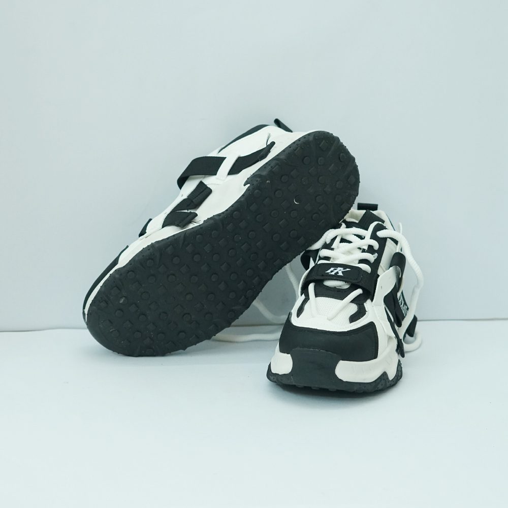 Trail Beast Urban Sneaker - Black - Image 4
